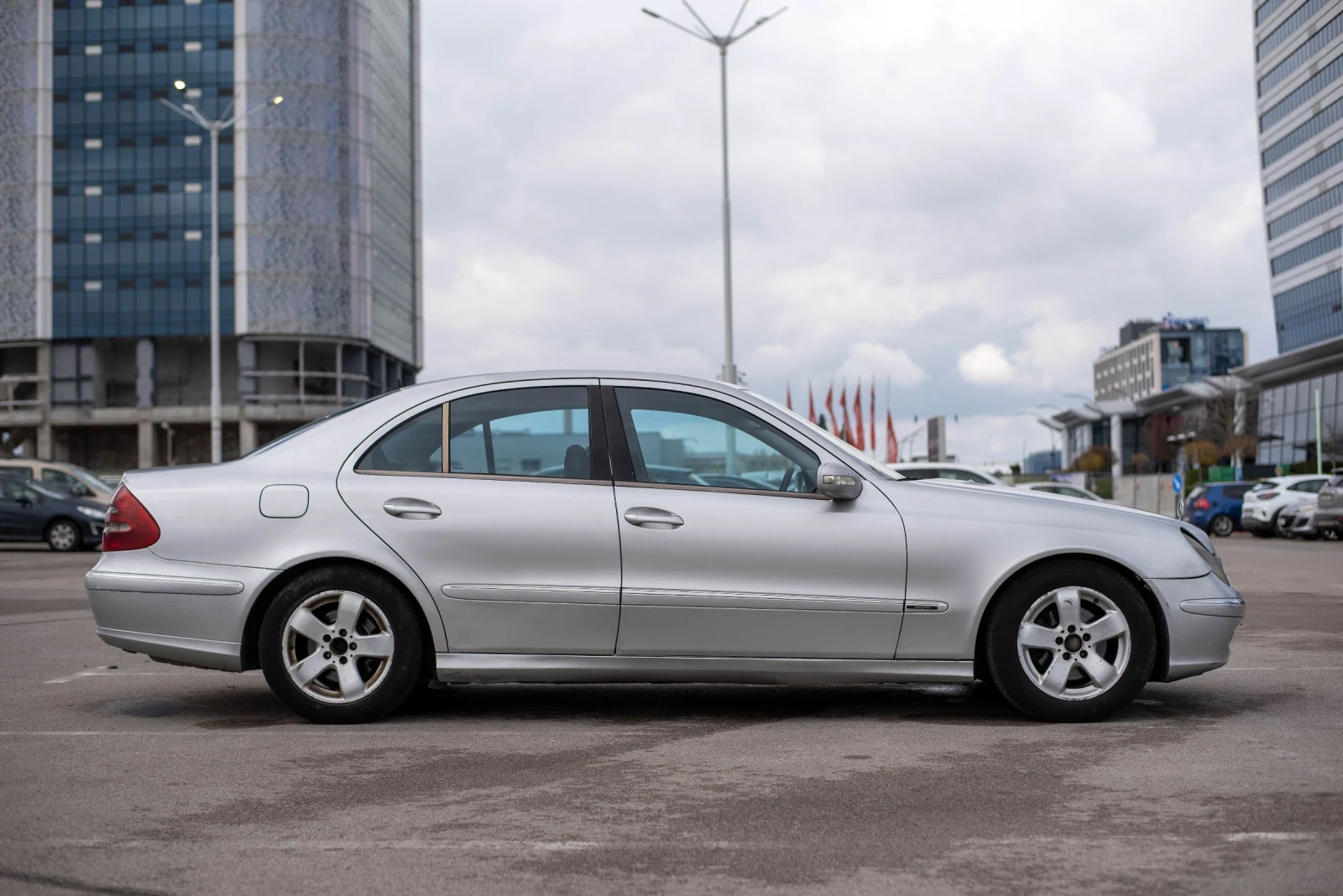 Mercedes-Benz E 270 CDI - изображение 2