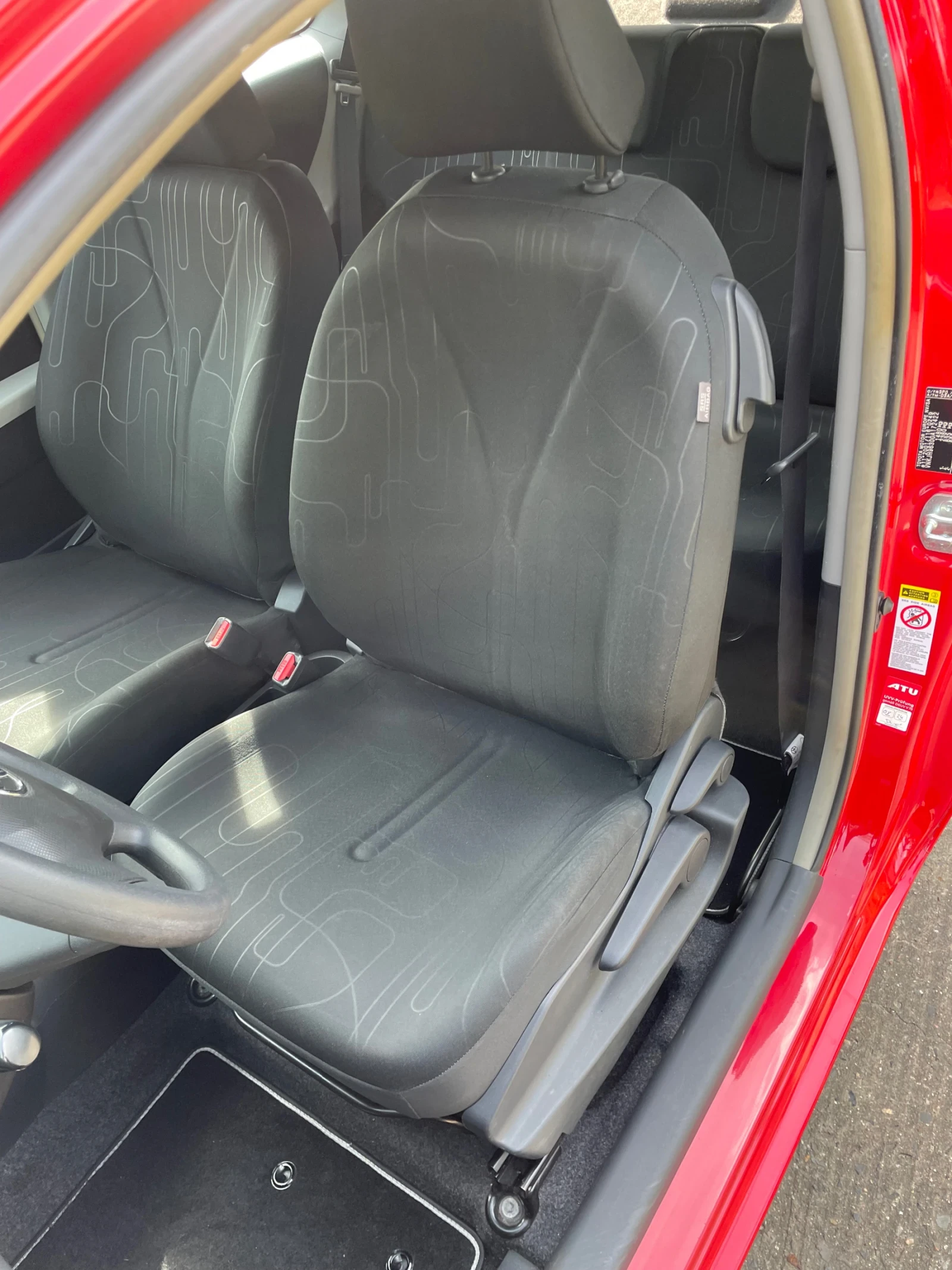 Toyota Yaris 1.3  - изображение 7