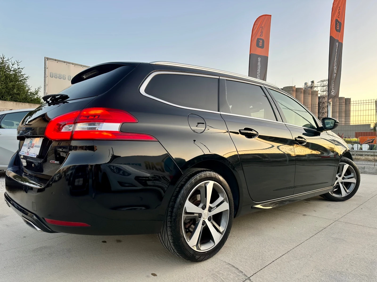 Peugeot 308 GT-Line Нави!Кожа!Лед!Камера!Панорама!EURO 6b - изображение 4