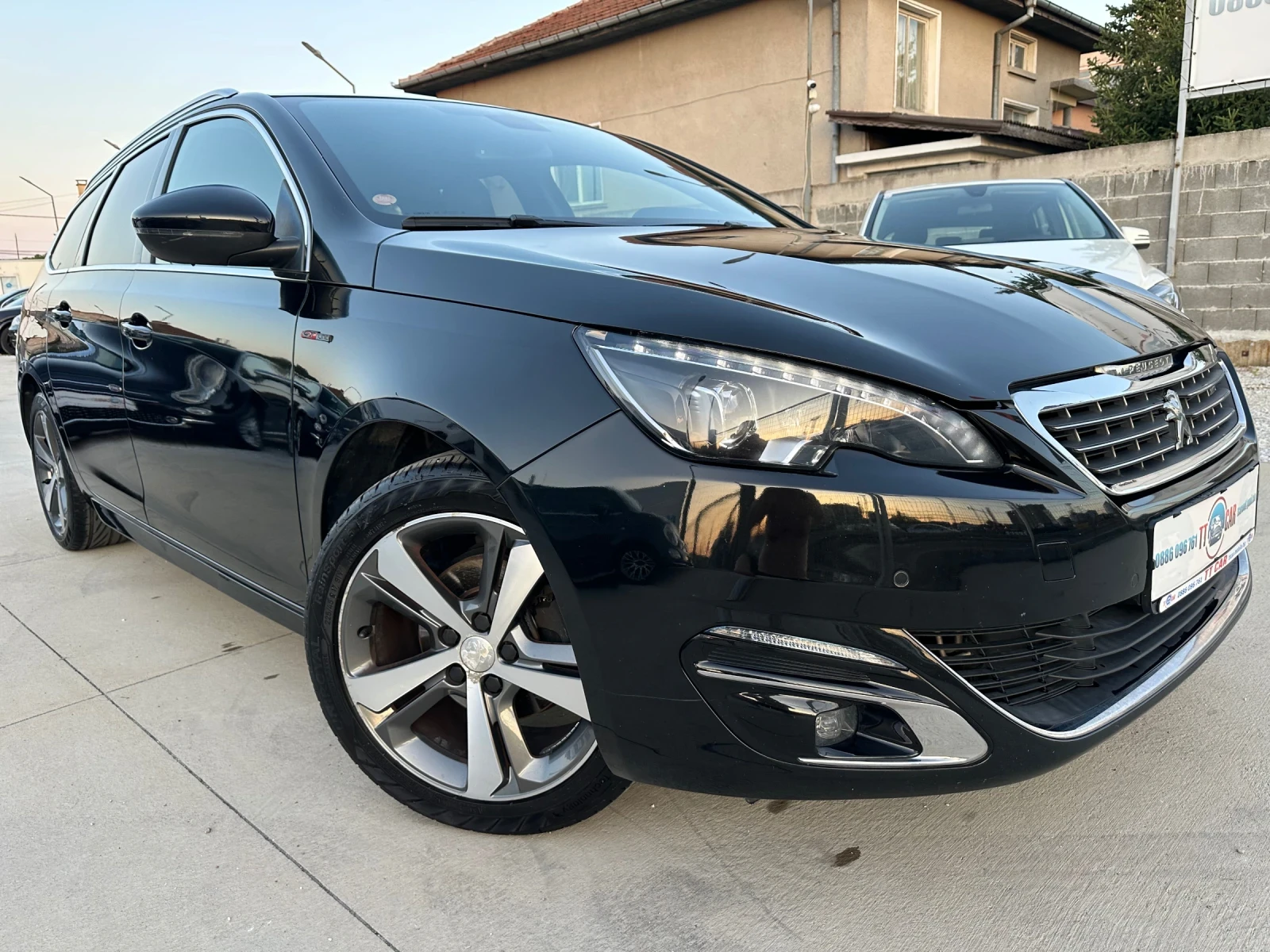 Peugeot 308 GT-Line Нави!Кожа!Лед!Камера!Панорама!EURO 6b - изображение 3