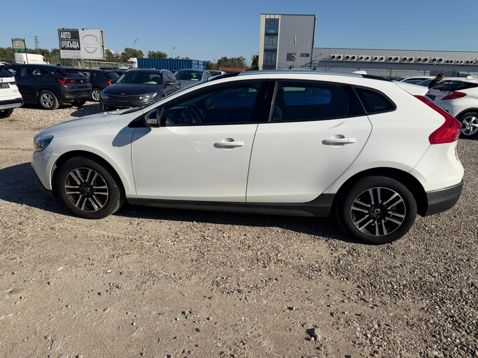 Volvo V40 Cross Country 2.0 D, снимка 8 - Автомобили и джипове - 52200722