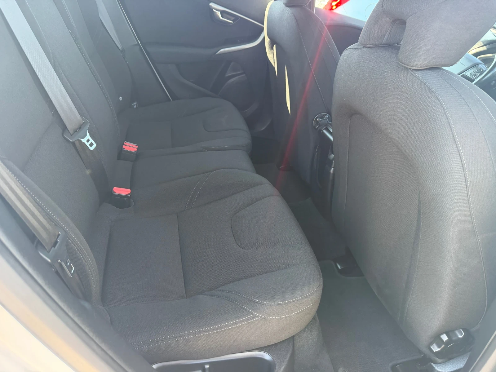 Volvo V40 Cross Country 2.0 D, снимка 14 - Автомобили и джипове - 52200722