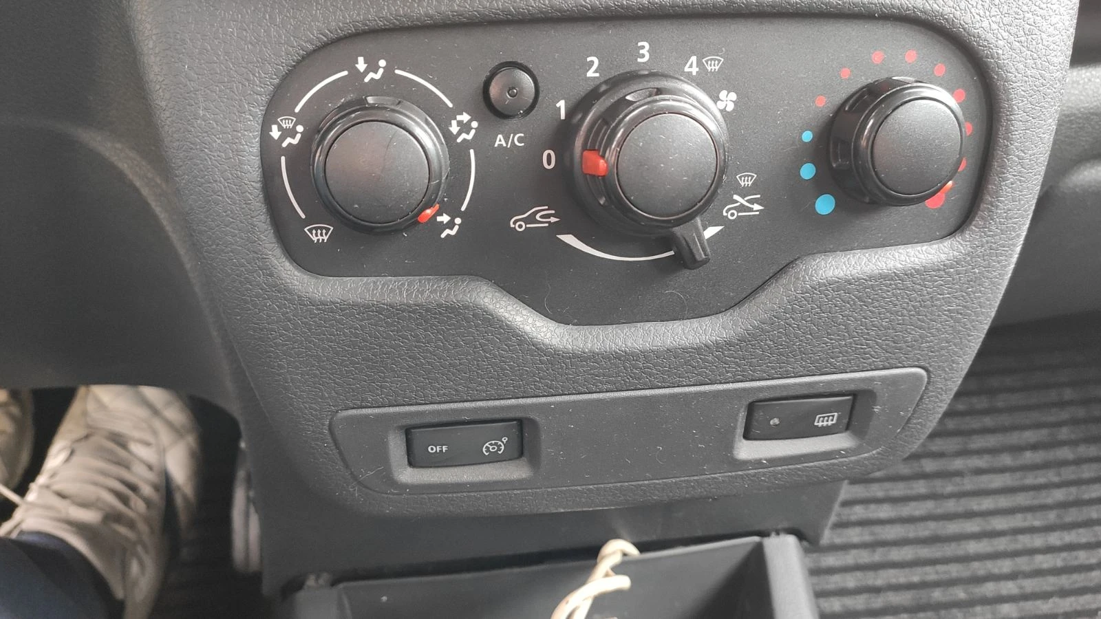 Dacia Lodgy 1, 6 Газ 7 места - изображение 9