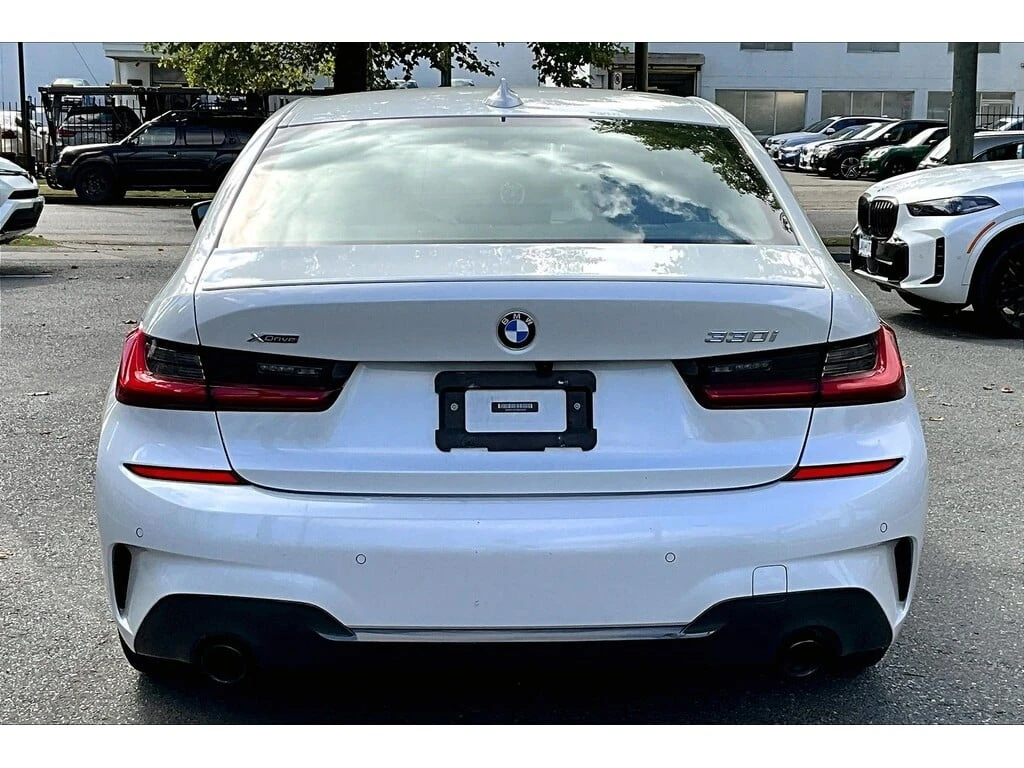 BMW 330 * 330i xDrive * CARFAX * ��� ������������ ������ | Mobile.bg � ����������� 5