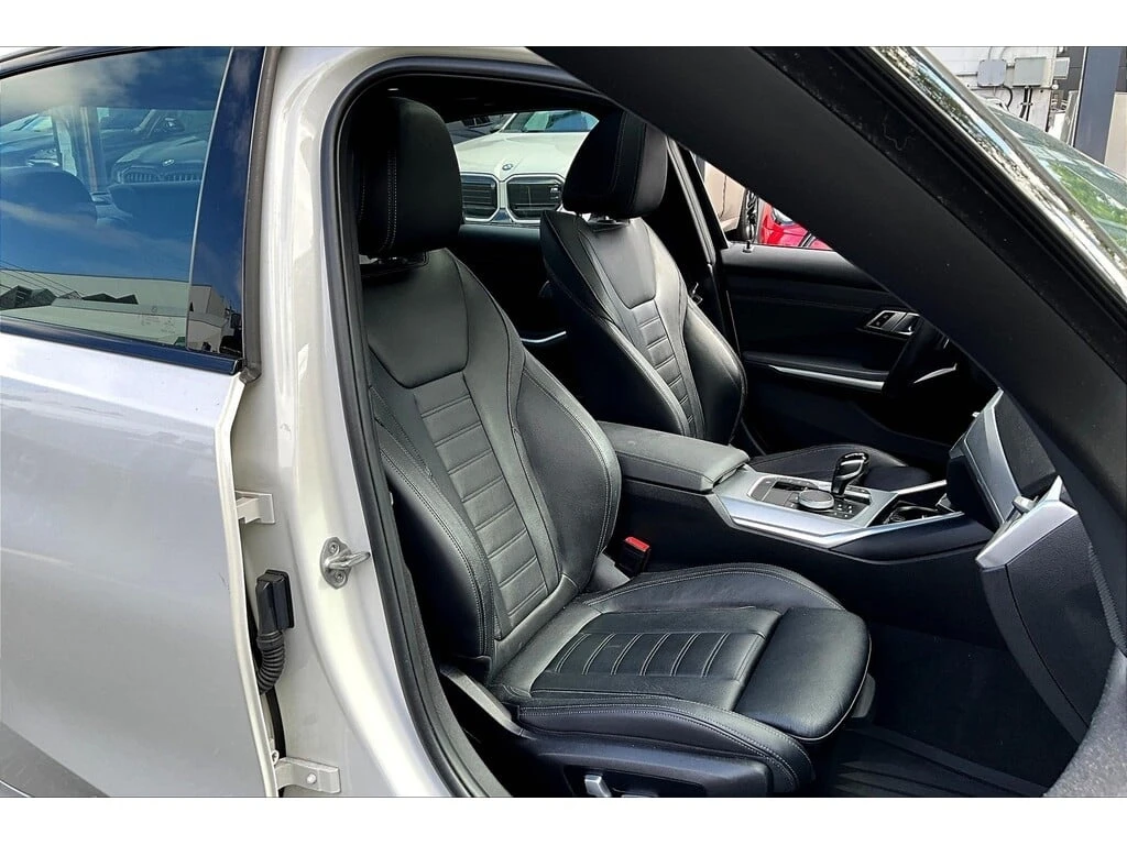 BMW 330 * 330i xDrive * CARFAX * ��� ������������ ������ | Mobile.bg � ����������� 13