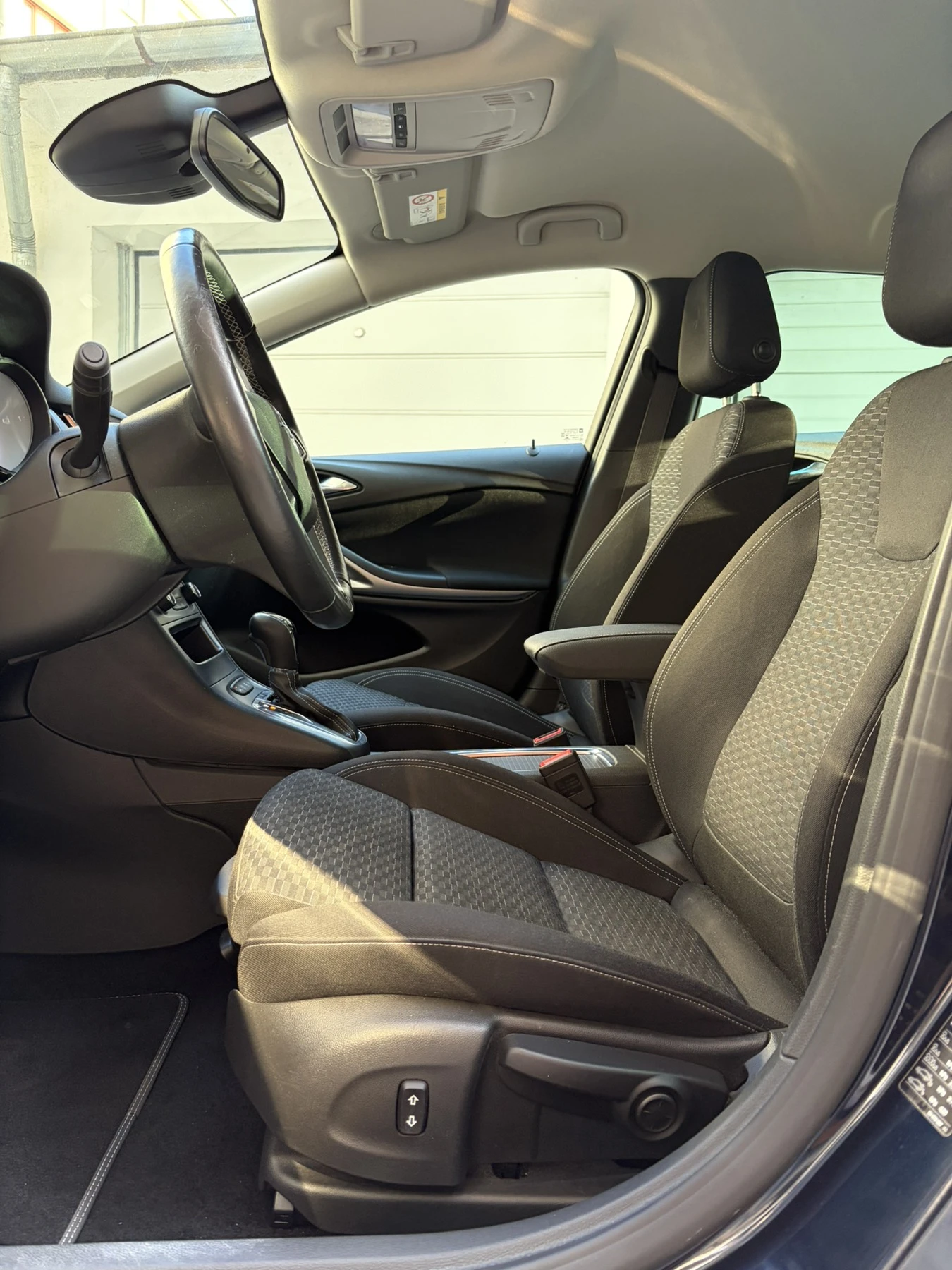 Opel Astra 1.4 Turbo , снимка 4 - Автомобили и джипове - 53463920