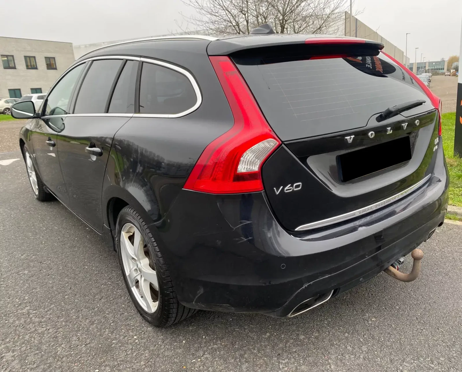 Volvo V60 SUMMUM/2.4/4X4/215HP/PHEV/LED/NAVI , снимка 6 - Автомобили и джипове - 53949755