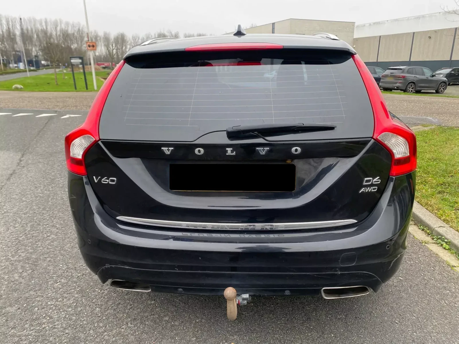 Volvo V60 SUMMUM/2.4/4X4/215HP/PHEV/LED/NAVI , снимка 7 - Автомобили и джипове - 53949755