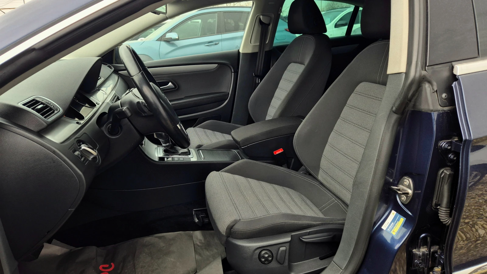 VW Passat CC   ВСИЧКИ ЕКСТРИ, снимка 8 - Автомобили и джипове - 54068743