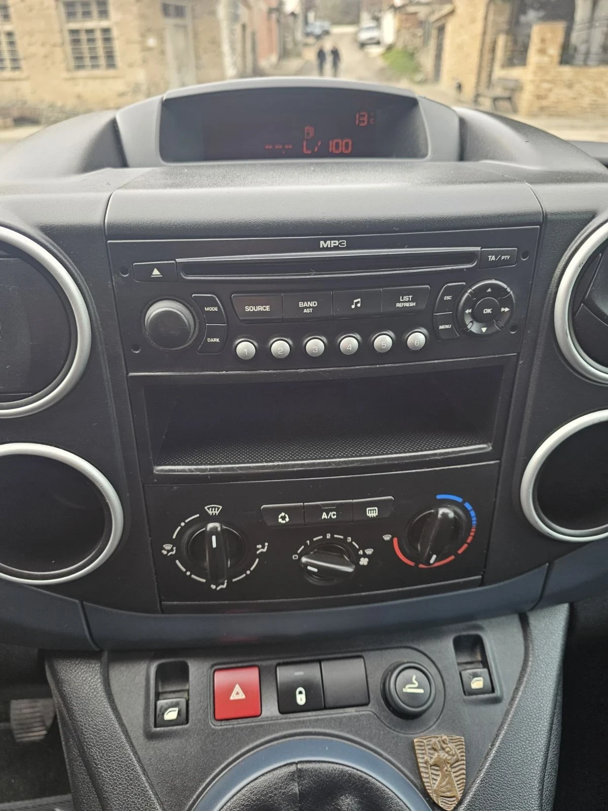 Peugeot Partner 1.6 hdi 90 hp, снимка 7 - Автомобили и джипове - 54503615