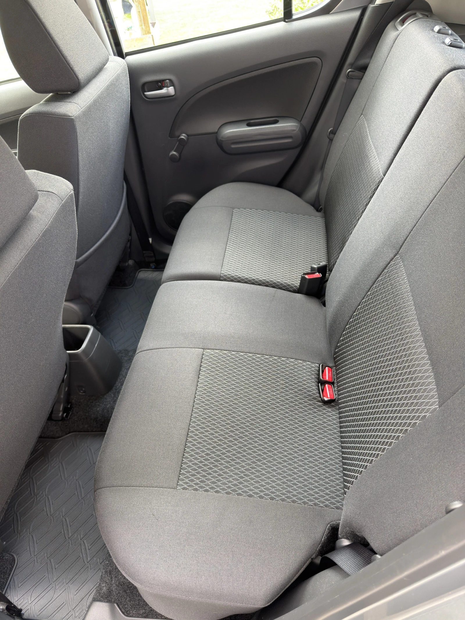 Suzuki Splash 1.0, снимка 9 - Автомобили и джипове - 54840755
