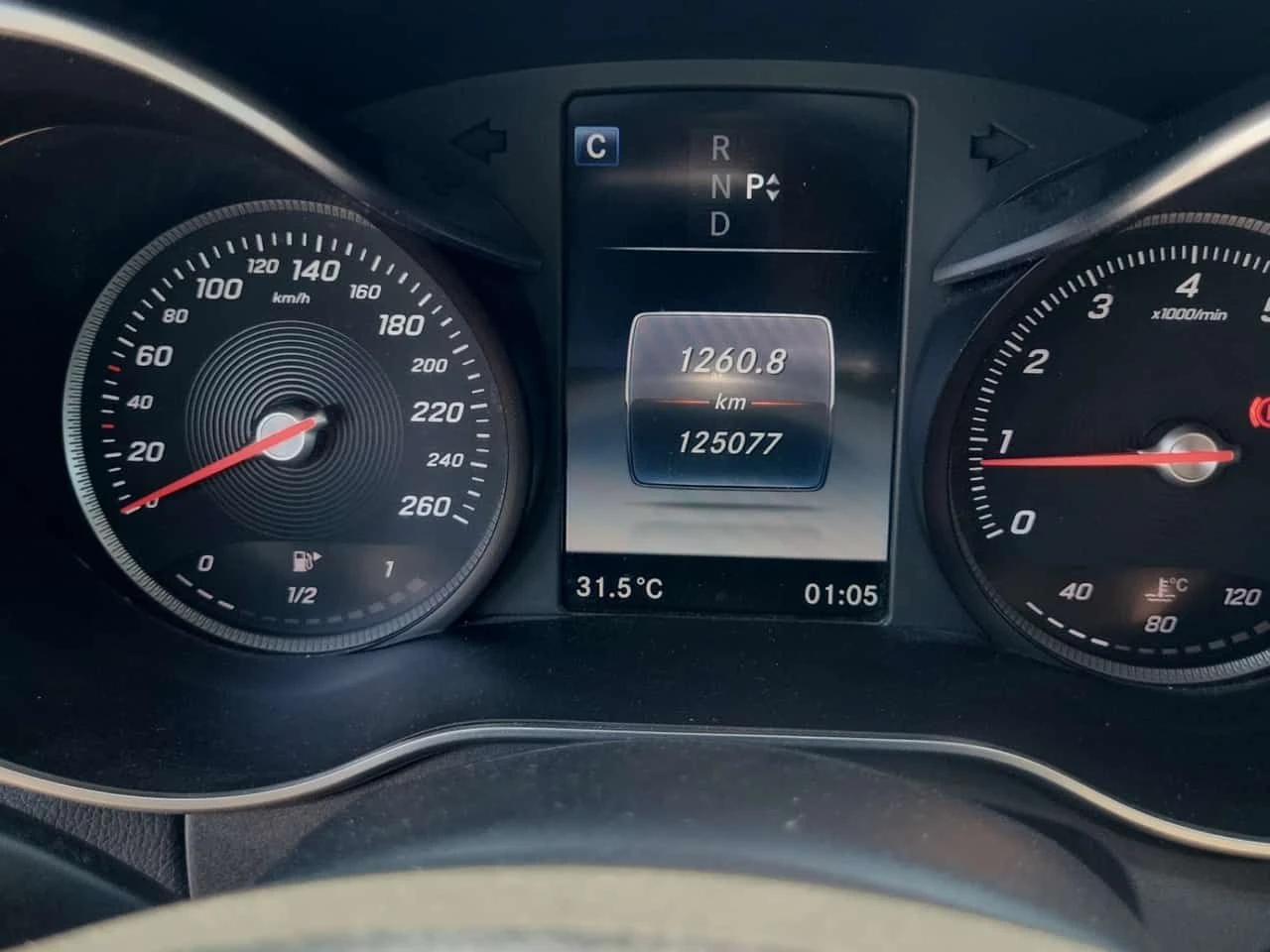 Mercedes-Benz C 300 АМГ ПАКЕТ/CARFAX/ПАНО/ПОДГРЕВ/СВЕТЛО КАФЯВ САЛОН, снимка 9 - Автомобили и джипове - 55354601