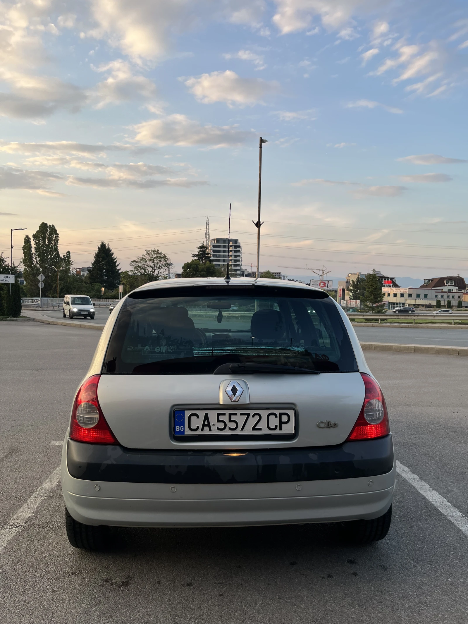 Renault Clio, снимка 8 - Автомобили и джипове - 55355105