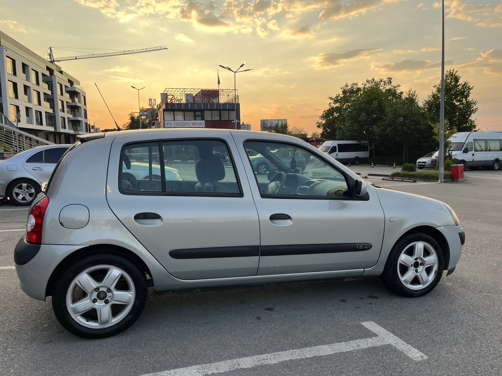 Renault Clio, снимка 4 - Автомобили и джипове - 55355105