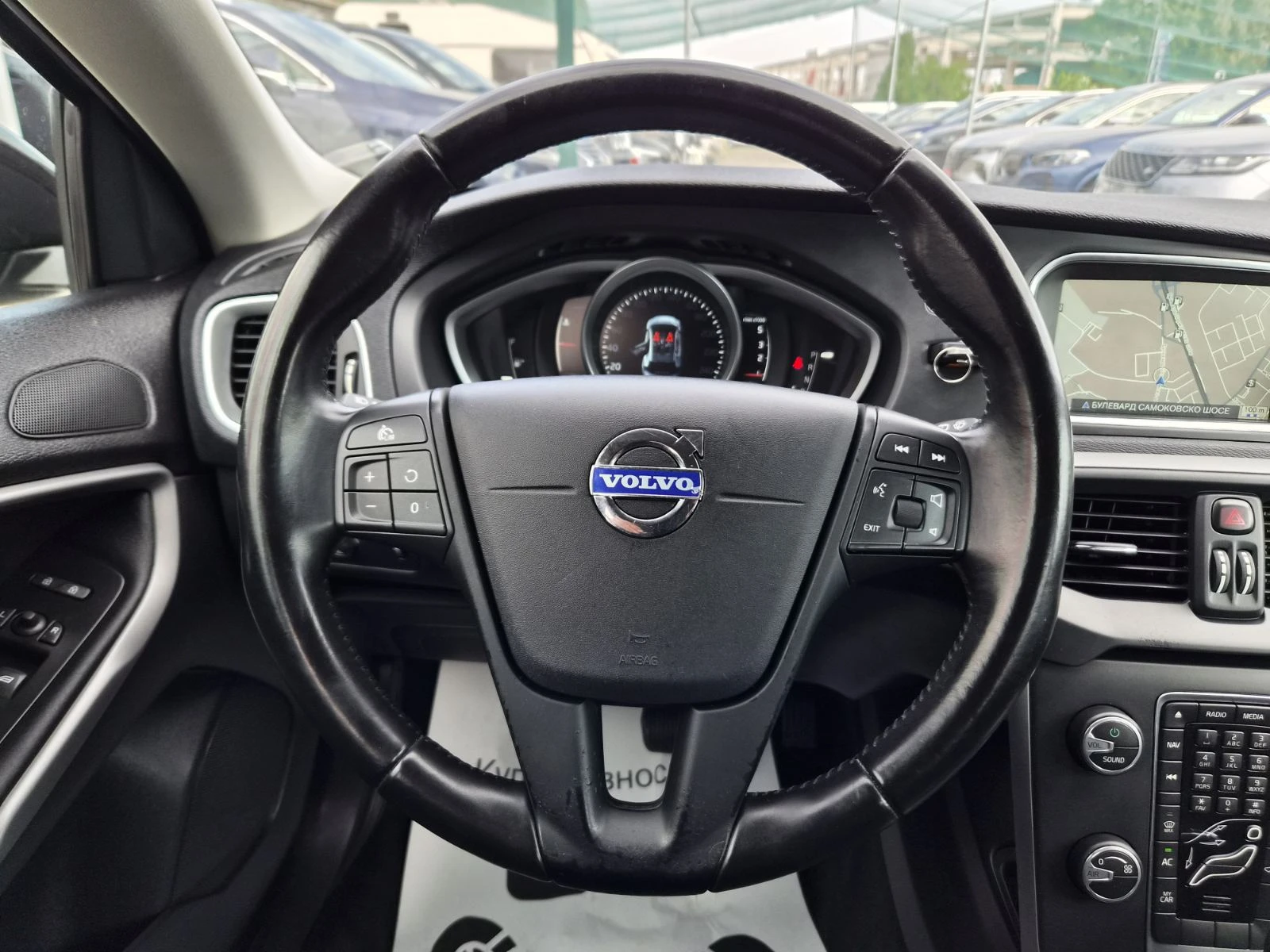 Volvo V40 Cross Country 2.0D-150кс, снимка 9 - Автомобили и джипове - 56051409