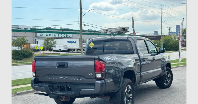 Toyota Tacoma TRD SPORT/4x4/ С РЕГИСТРАЦИЯ & АВТО КРЕДИТ, снимка 4 - Автомобили и джипове - 53271745
