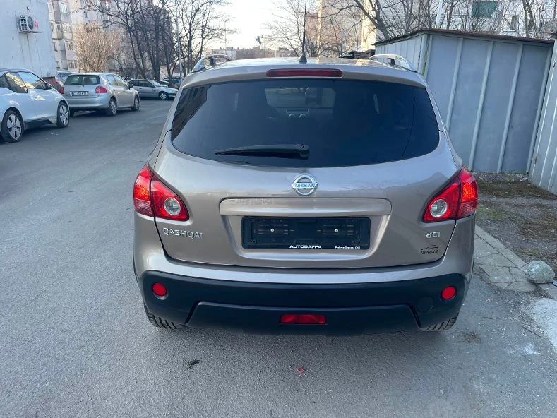 Nissan Qashqai 1.5CDI, снимка 11 - Автомобили и джипове - 48618038