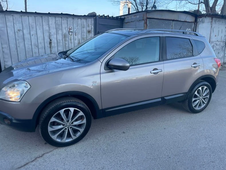 Nissan Qashqai 1.5CDI, снимка 8 - Автомобили и джипове - 48618038