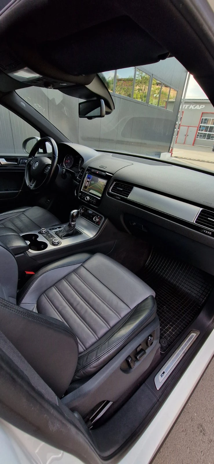 VW Touareg, снимка 4 - Автомобили и джипове - 53393832