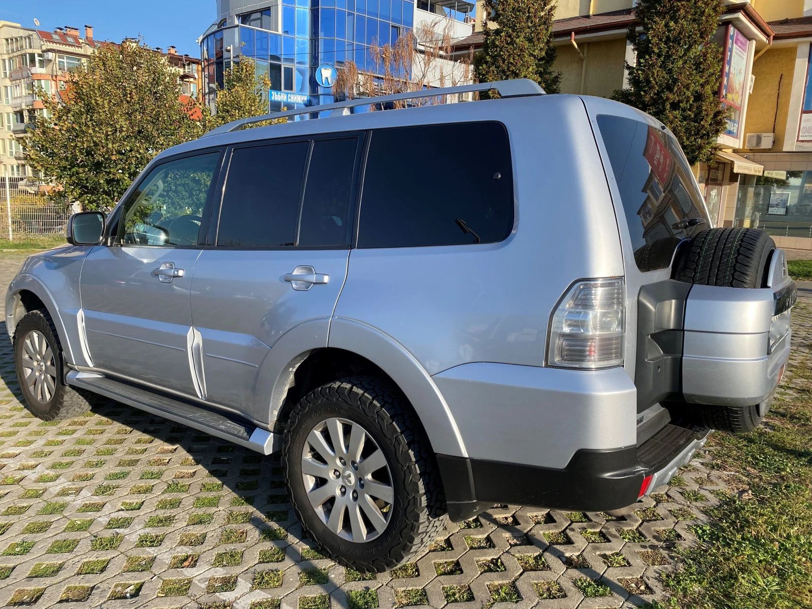 Mitsubishi Pajero 3.8 V6/4X4/AUTOMATIC/PANORAMA - изображение 3