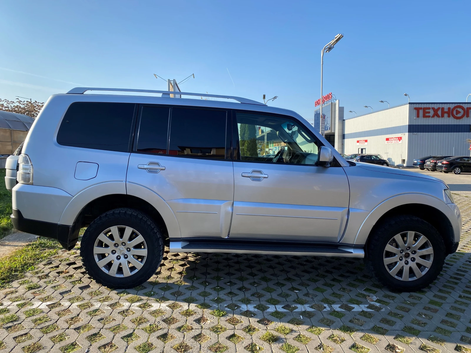 Mitsubishi Pajero 3.8 V6/4X4/AUTOMATIC/PANORAMA - изображение 5