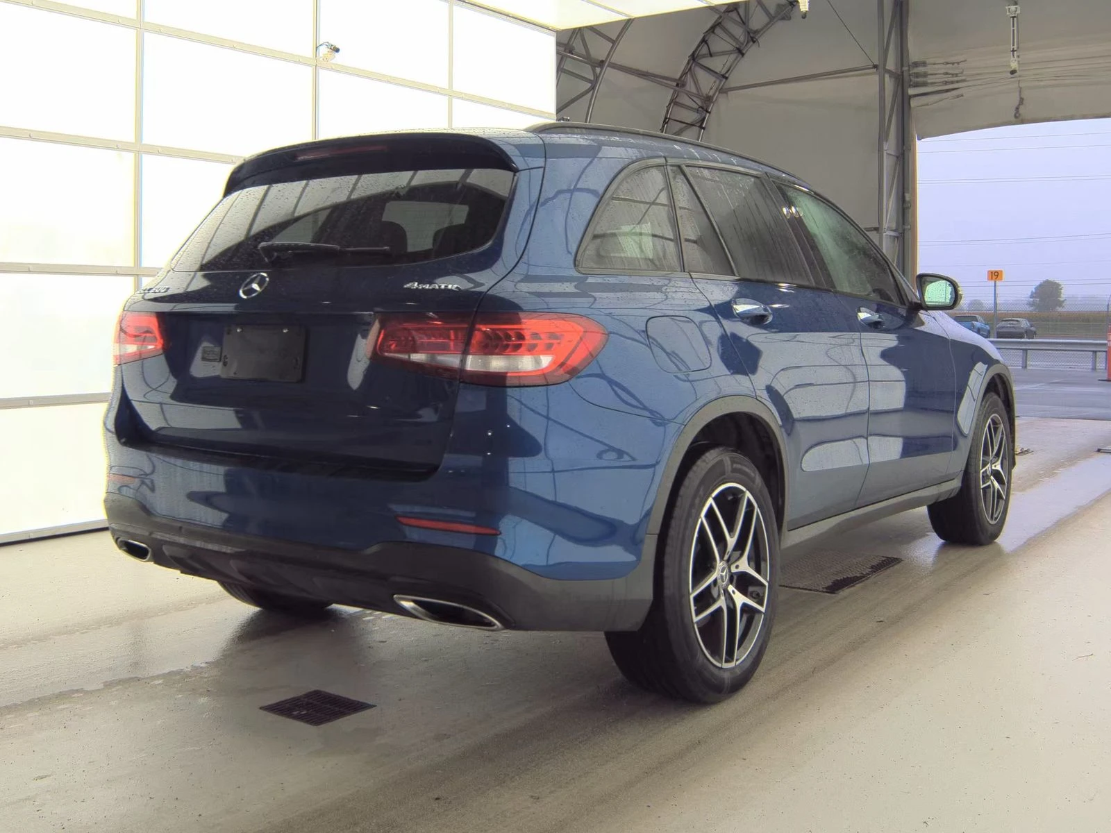 Mercedes-Benz GLC 300 4MATIC (AMG-Pack) BURMESTER* Пано* 7G-TRONIC*  - изображение 4
