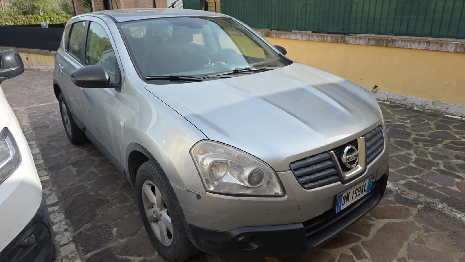 Nissan Qashqai 2.0DCI 4x4 АВТОМАТИК 192000км