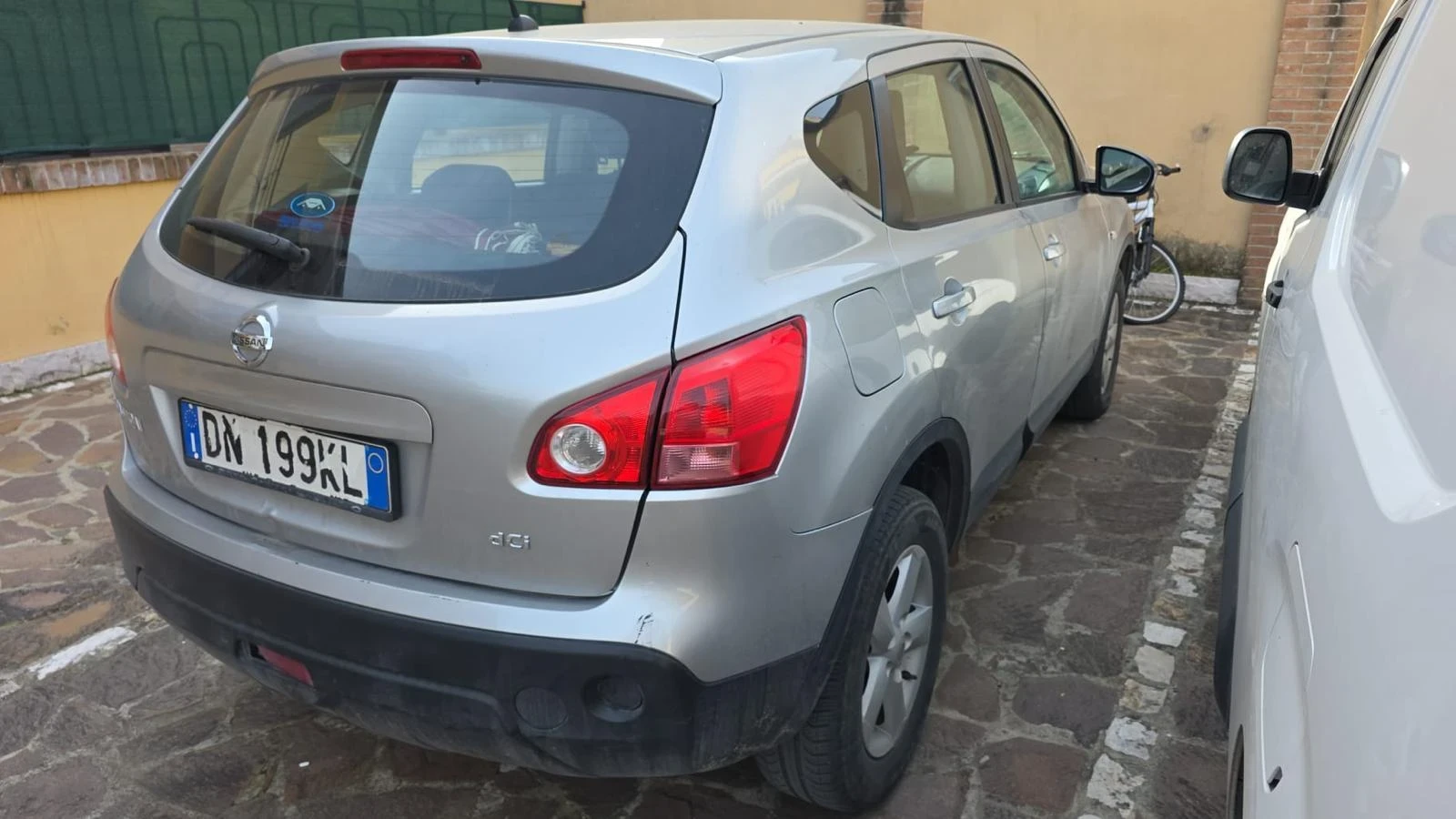Nissan Qashqai 2.0DCI 4x4 АВТОМАТИК 192000км, снимка 3 - Автомобили и джипове - 53738155