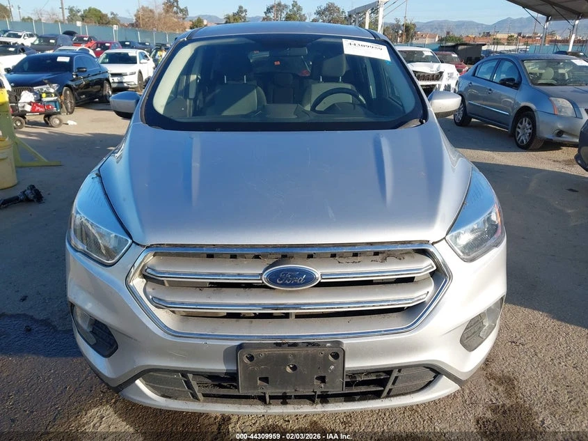 Ford Escape 1.5l Se, снимка 6 - Автомобили и джипове - 53907843