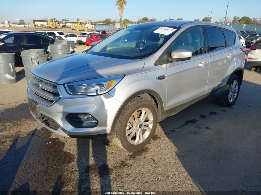 Ford Escape 1.5l Se, снимка 2 - Автомобили и джипове - 53907843