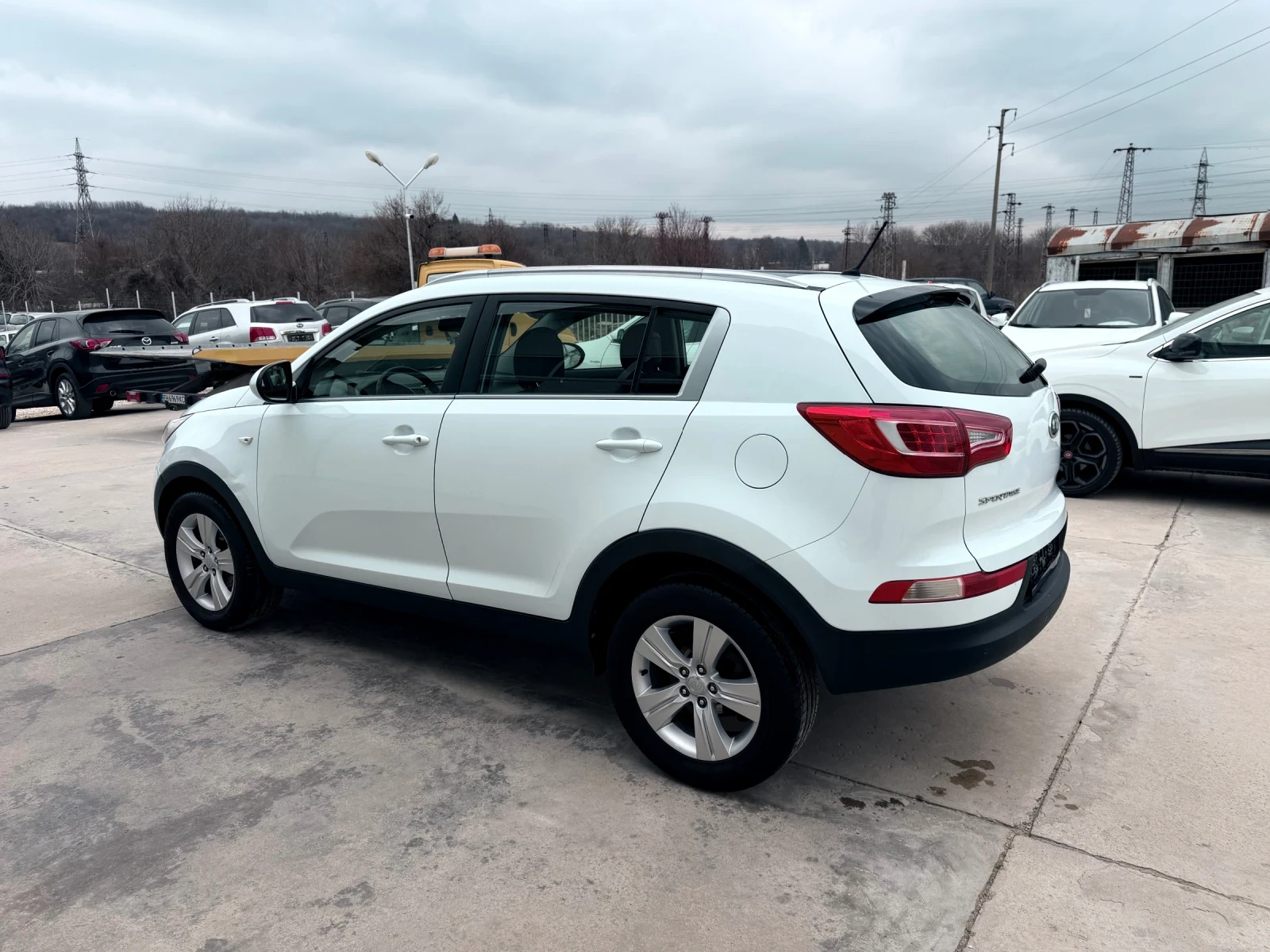 Kia Sportage 2.0i 163k.c* Led* BRC* Panorama* , снимка 4 - Автомобили и джипове - 53921388