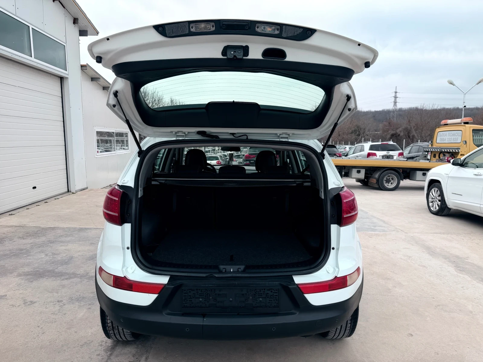 Kia Sportage 2.0i 163k.c* Led* BRC* Panorama* , снимка 15 - Автомобили и джипове - 53921388