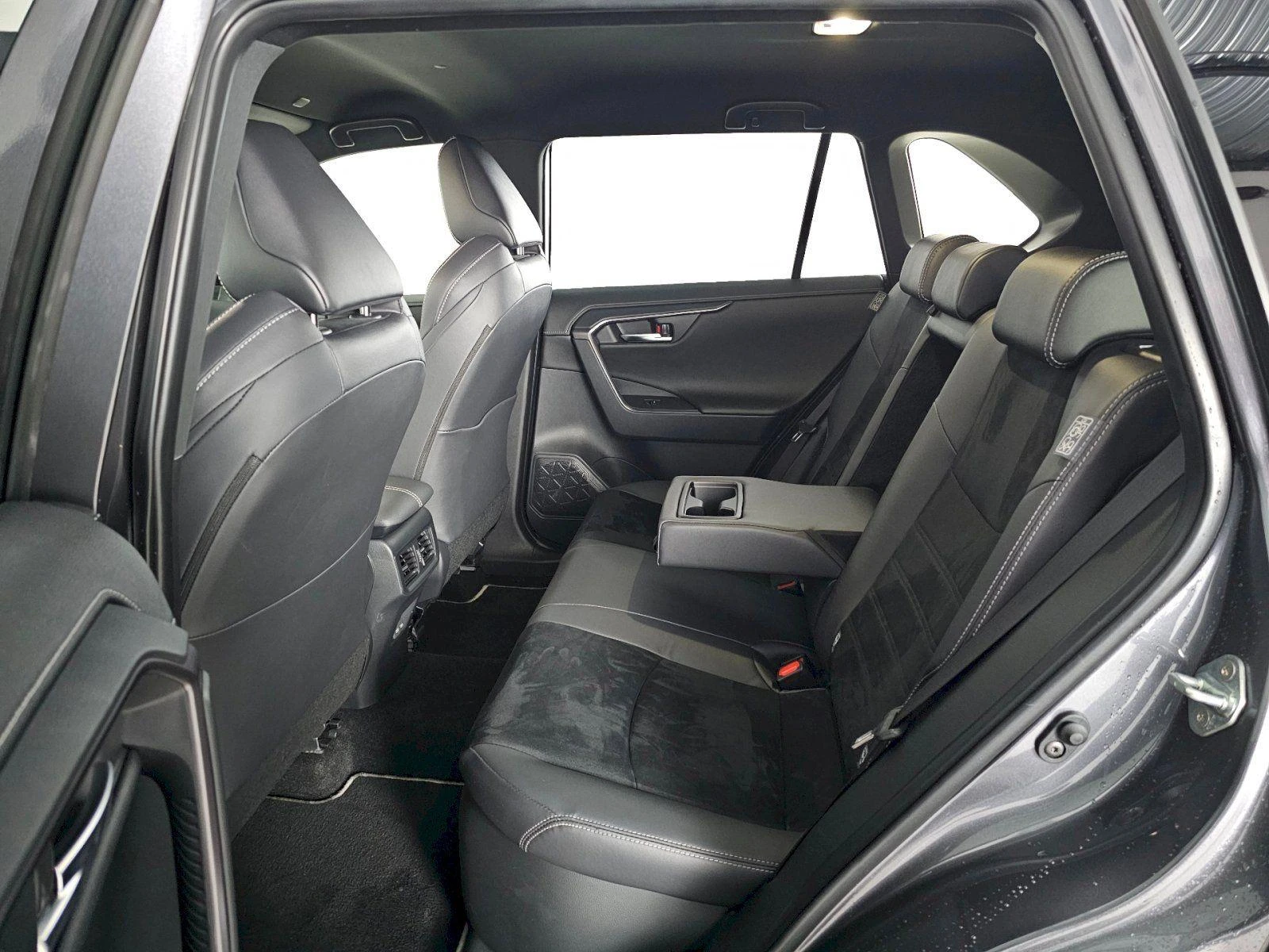 Toyota Rav4 2.5 HEV GR SPORT 4x4 360º | TOP в Гаранция , снимка 8 - Автомобили и джипове - 53993710