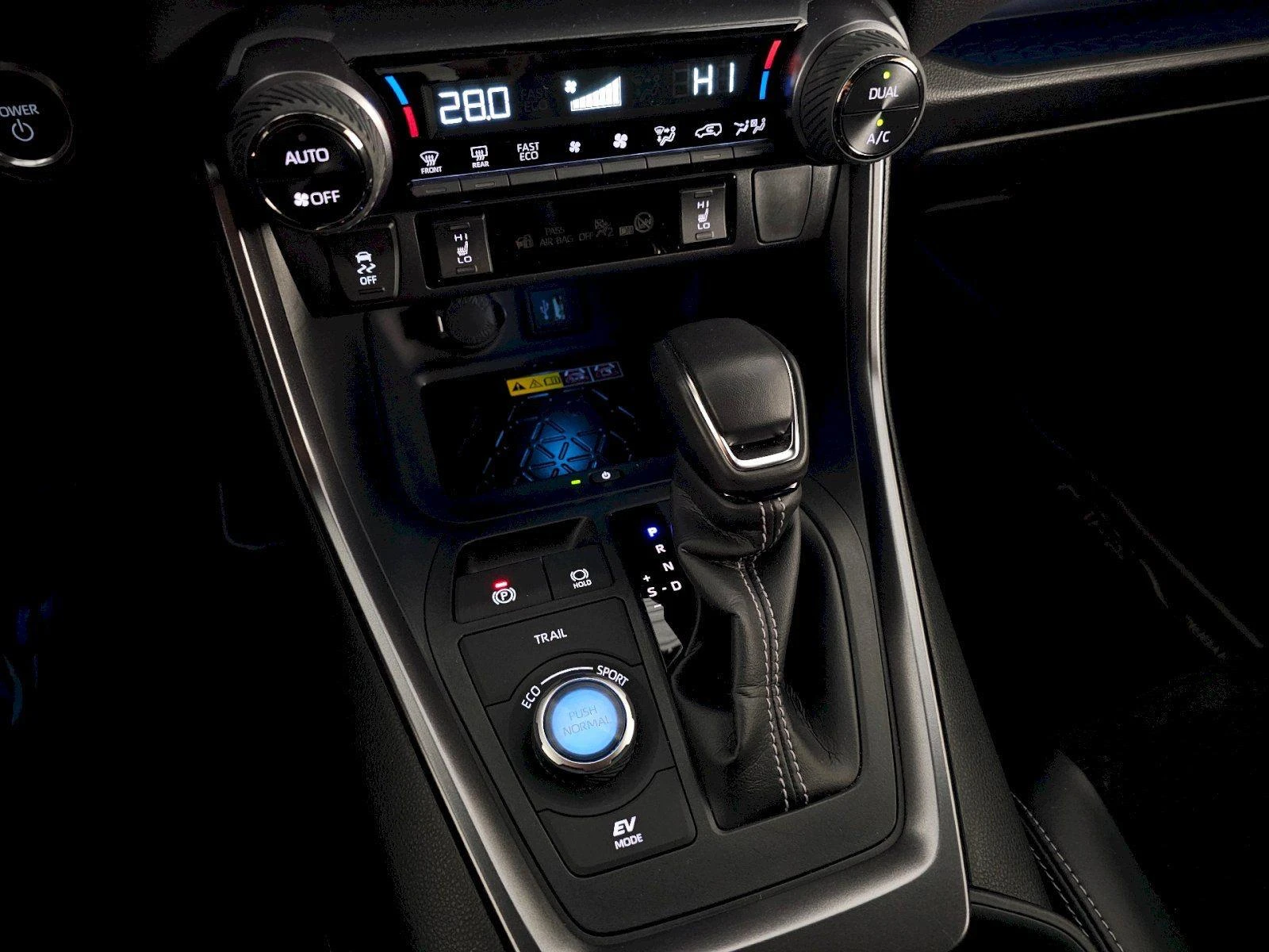 Toyota Rav4 2.5 HEV GR SPORT 4x4 360º | TOP в Гаранция , снимка 9 - Автомобили и джипове - 53993710