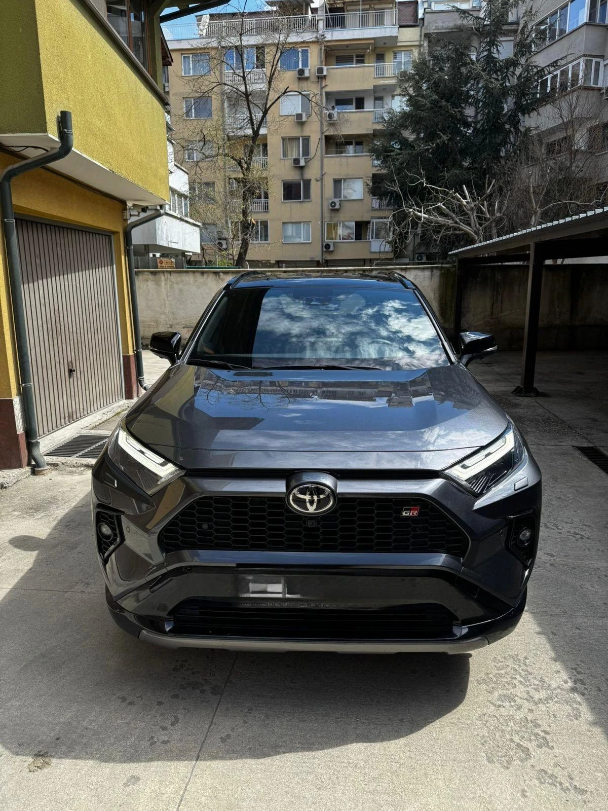 Toyota Rav4 2.5 HEV GR SPORT 4x4 360º НАЛИЧНА в Гаранция 