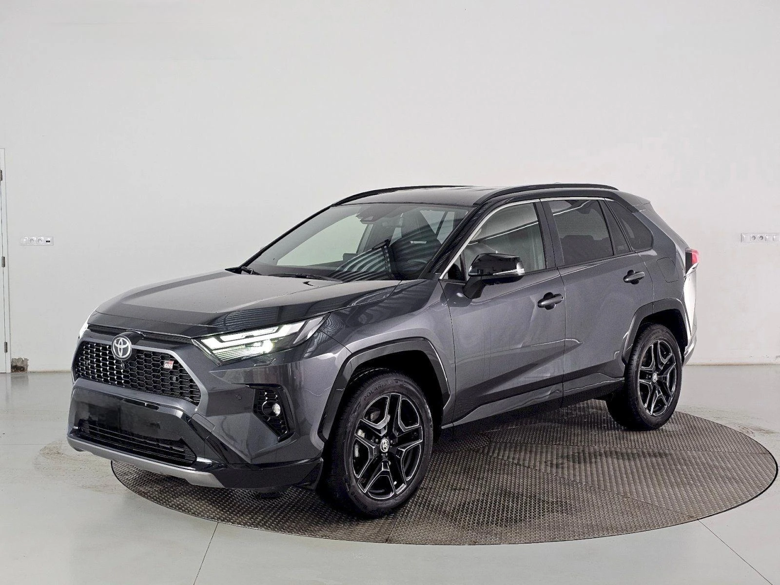 Toyota Rav4 2.5 HEV GR SPORT 4x4 360º | TOP в Гаранция , снимка 2 - Автомобили и джипове - 53993710