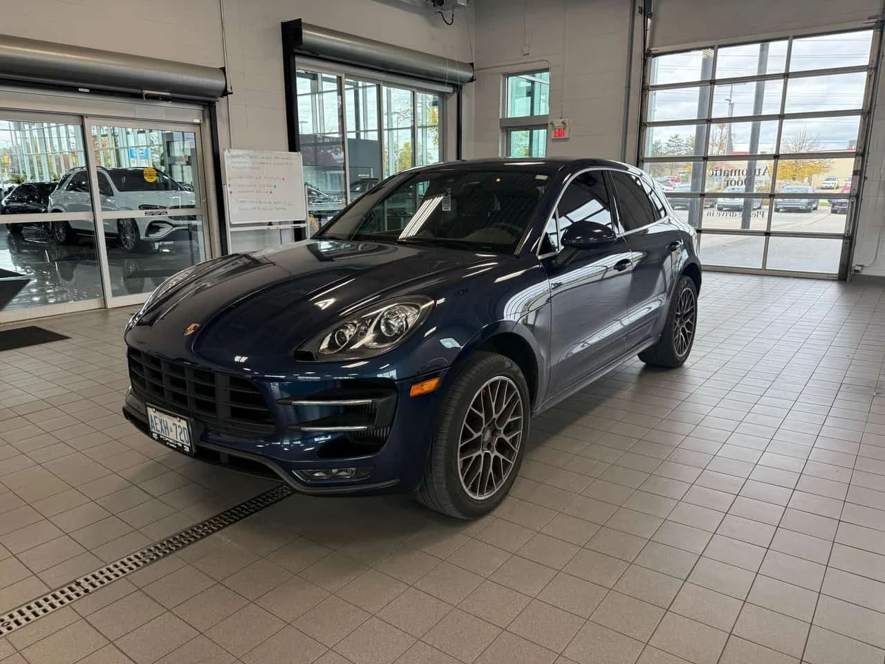 Porsche Macan  | Turbo | PANO | ОБДУХВАНЕ | BOSE | 