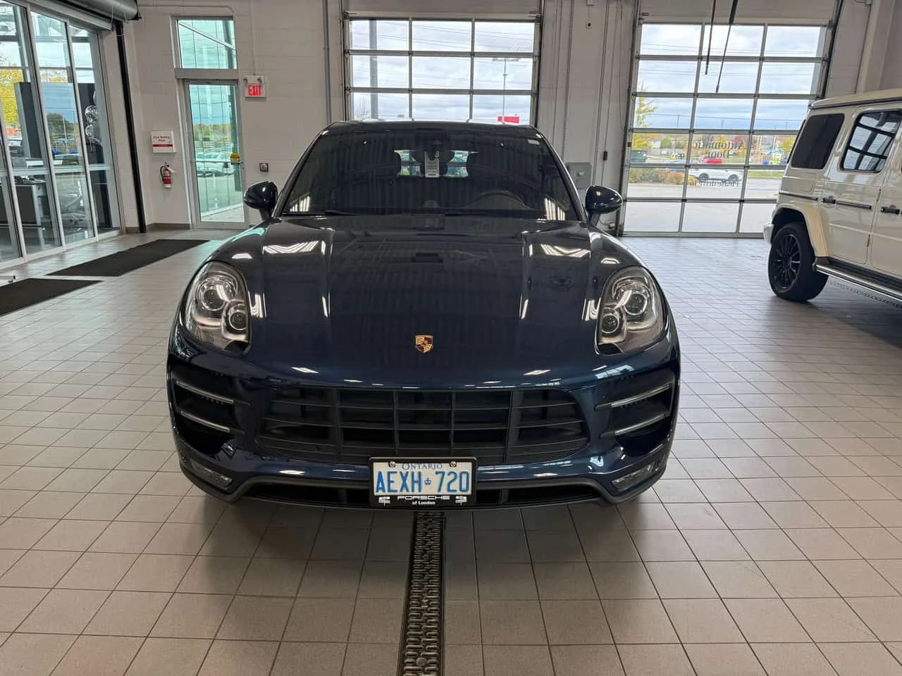 Porsche Macan  | Turbo | PANO | ОБДУХВАНЕ | BOSE | , снимка 2 - Автомобили и джипове - 54467653