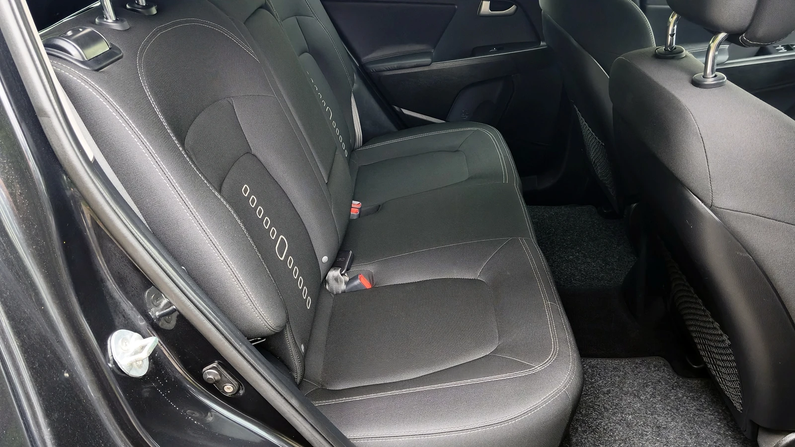 Kia Sportage 1.7CRDI , снимка 14 - Автомобили и джипове - 54766112