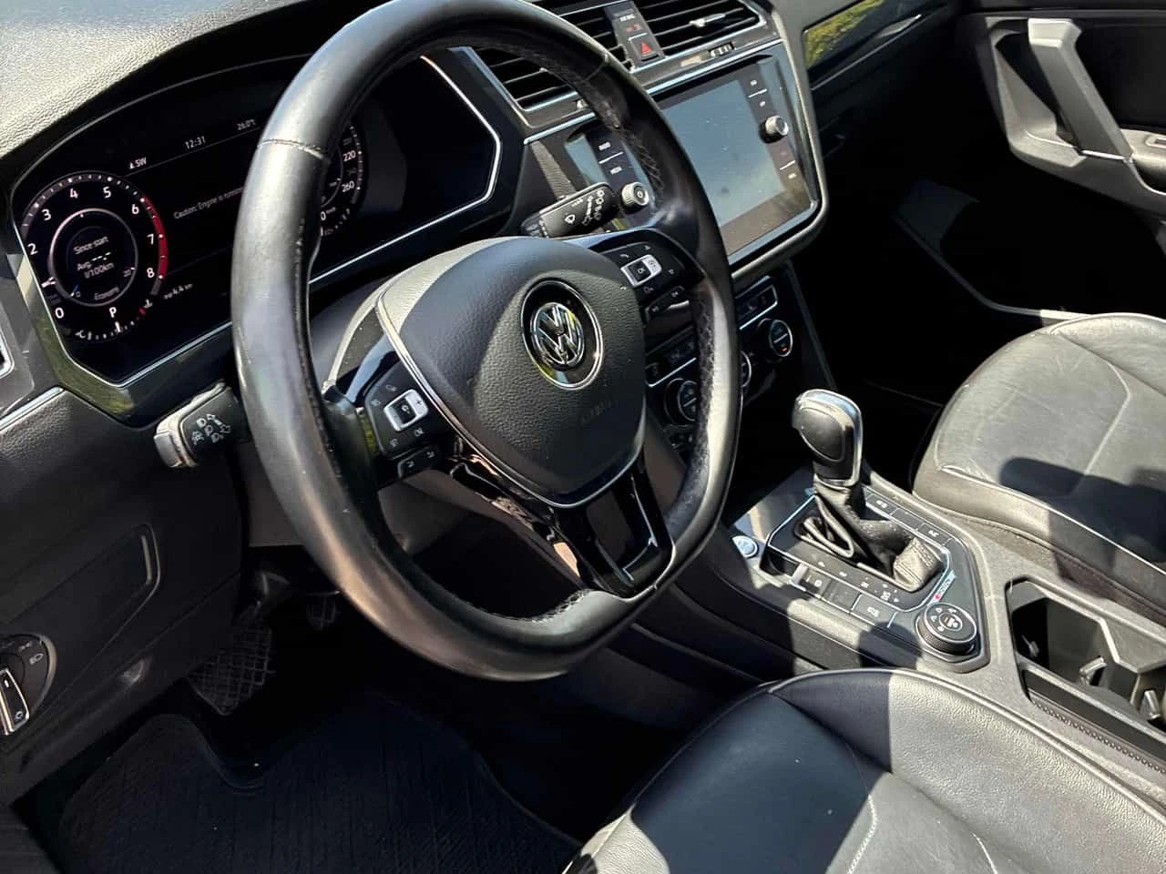 VW Tiguan HIGHLINE/КОЖА/ПАНО/ПОДГРЕВ/CARFAX/ФИНАНСИРАНЕ, снимка 6 - Автомобили и джипове - 54854282