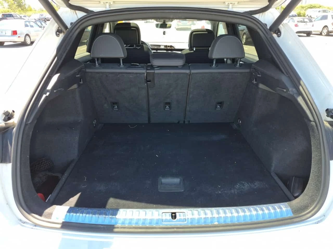 Audi Q3 TECHNIK| PANO| B&O| 2 КЛЮЧА| , снимка 14 - Автомобили и джипове - 55035003