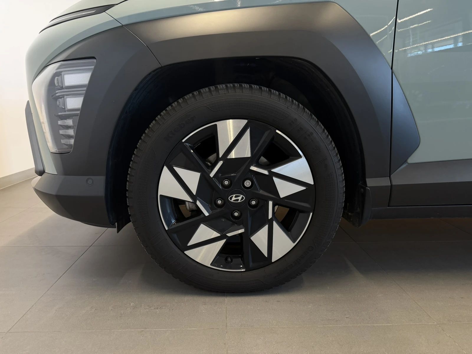 Hyundai Kona Exclusive Hybrid, снимка 9 - Автомобили и джипове - 55935761