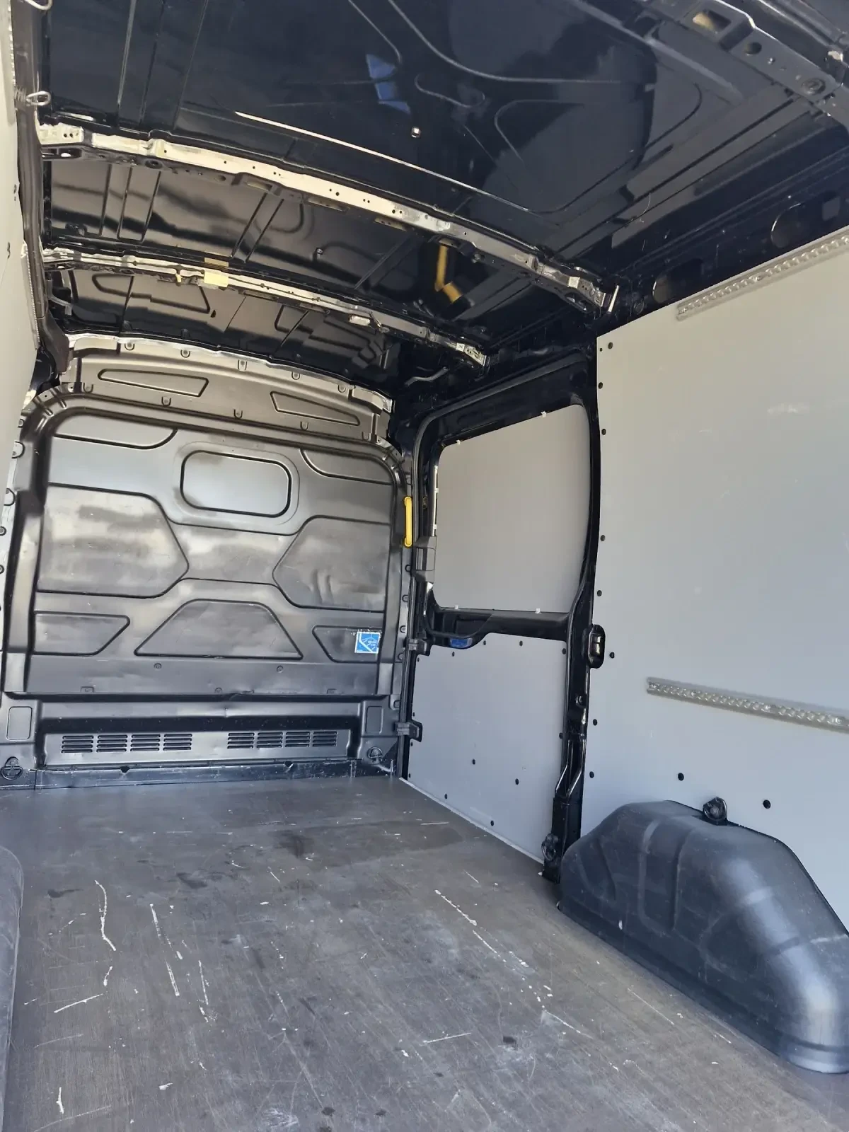 Ford Transit 2.0 170к.с. EURO6 - изображение 8