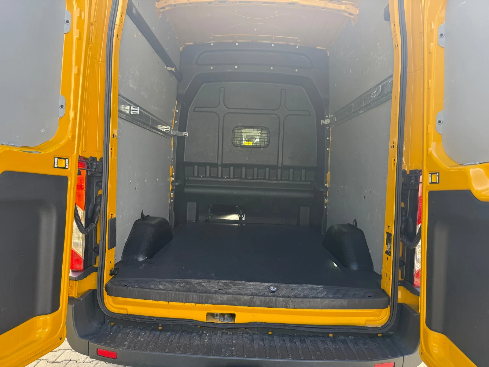 Ford Transit 2.2 - изображение 7