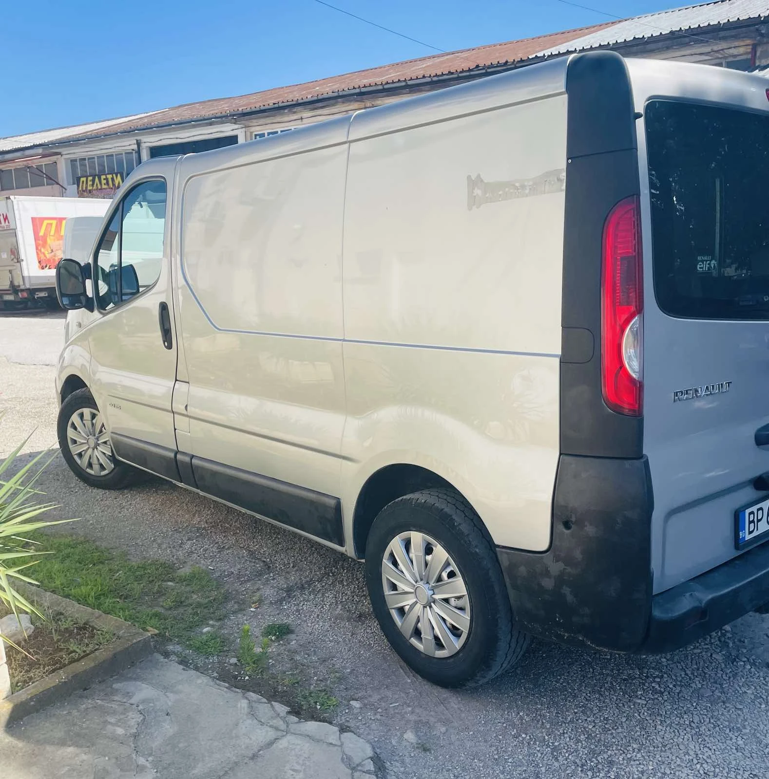 Renault Trafic, снимка 5 - Бусове и автобуси - 55281528