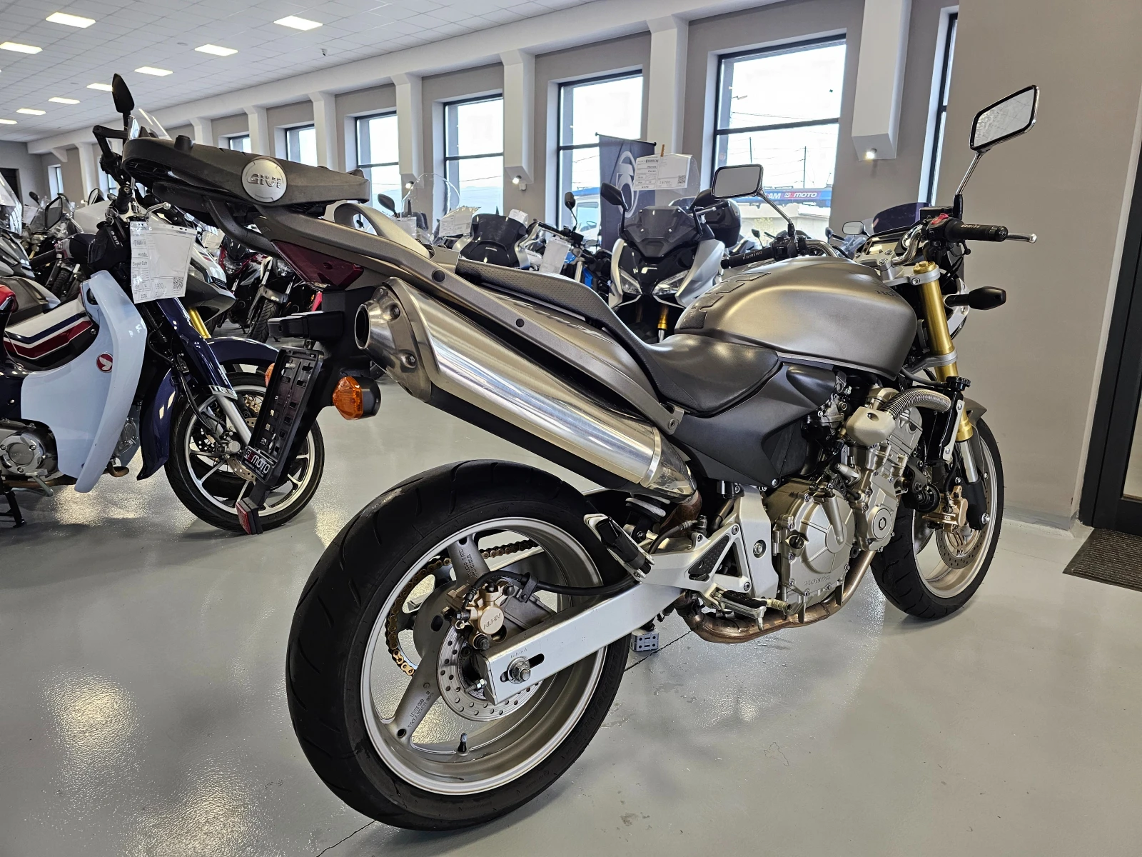 Honda Hornet 600сс, 2007г., КАТО НОВ! - изображение 3