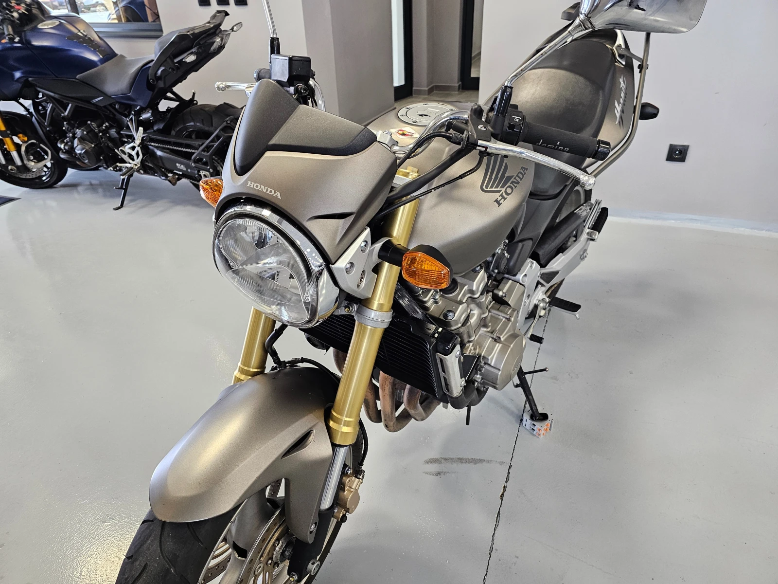 Honda Hornet 600сс, 2007г., КАТО НОВ! - изображение 7