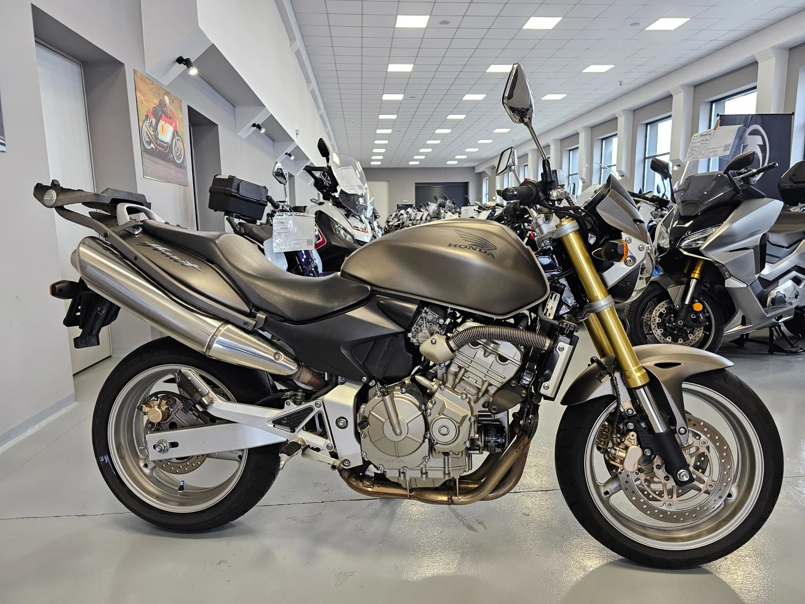 Honda Hornet 600сс, 2007г., КАТО НОВ! - изображение 2