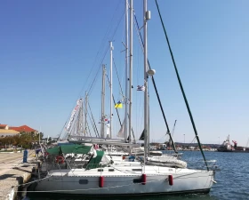 Ветроходна лодка Beneteau Oceanis 351, снимка 1 - Воден транспорт - 47715156