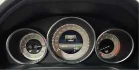 Mercedes-Benz E 300 * АВТО КРЕДИТ* ЦЕНА ДО БГ * Сервизна история * , снимка 8